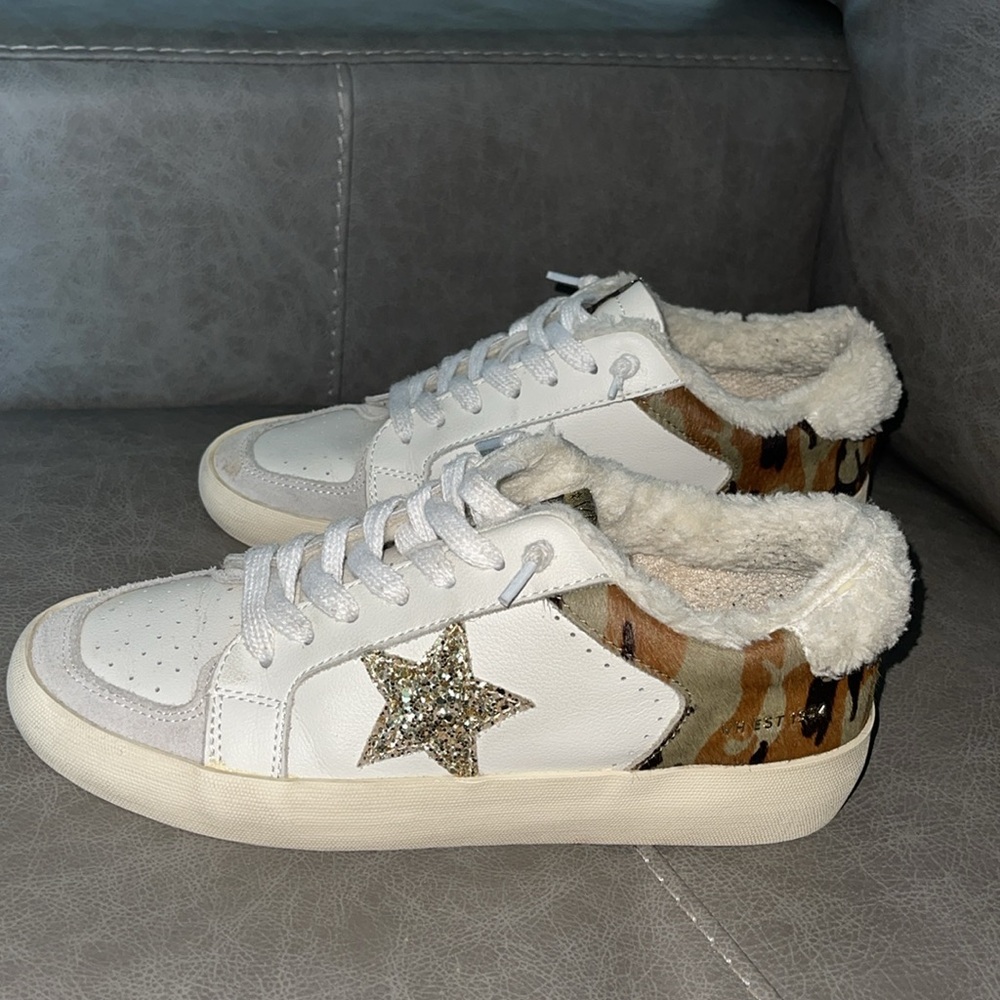 Boston Proper Camo and Faux Fur Sneakers - Picture 5 of 10